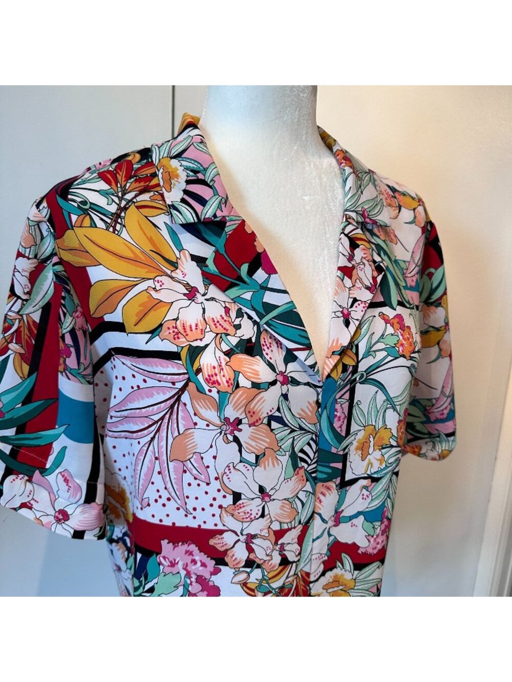 Investments II Vibrant Tropical Button-Up Tie-Front Shirt 1X